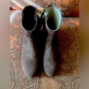 Size 11 chocolate brown croc suede boots